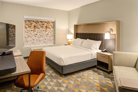 Holiday Inn & Suites Houston West - Katy Mills