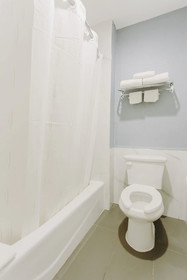 Scottish Inn & Suites - Kemah Boardwalk