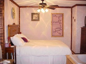 Trail's End Hill Country Cabins
