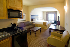 Holiday Inn Express & Suites Kingsville