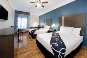 La Quinta Inn & Suites by Wyndham Kingwood Houston IAH Airpt