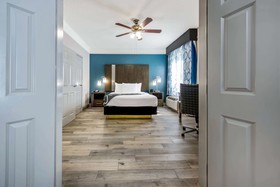 La Quinta Inn & Suites by Wyndham Kingwood Houston IAH Airpt