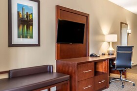 Comfort Suites