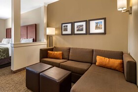 Comfort Suites
