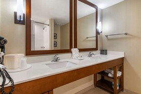 Comfort Suites