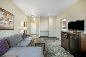 La Quinta Inn & Suites by Wyndham Kyle - Austin South