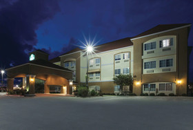 La Quinta Inn & Suites by Wyndham Kyle - Austin South