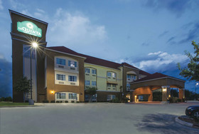 La Quinta Inn & Suites by Wyndham Kyle - Austin South