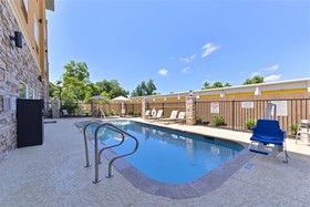 Best Western Plus Lake Jackson Inn & Suites