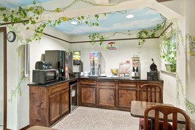 Super 8 by Wyndham La Marque TX/Texas City Area