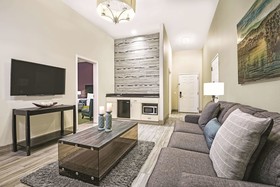 La Quinta Inn & Suites by Wyndham Laredo Airport