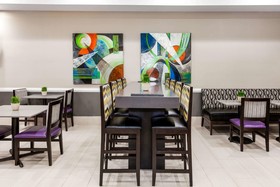 La Quinta Inn & Suites by Wyndham Laredo Airport