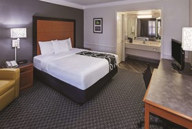 La Quinta Inn by Wyndham Laredo I-35