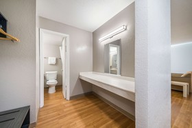 Studio 6 Laredo, Tx – North I-35