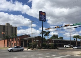 Sky Palace Inn & Suites By Jasper Laredo