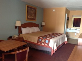 Sky Palace Inn & Suites By Jasper Laredo