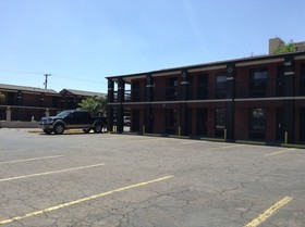 Sky Palace Inn & Suites By Jasper Laredo