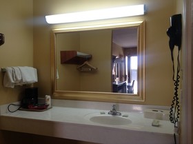 Sky Palace Inn & Suites By Jasper Laredo