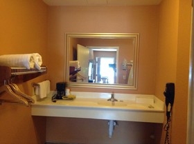 Sky Palace Inn & Suites By Jasper Laredo