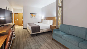 Best Western Green Oaks Inn & Suites