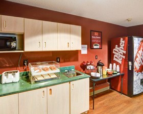 Rodeway Inn & Suites Lewisville I-35
