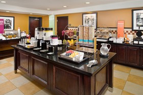 Hampton Inn and Suites Dallas/Lewisville-Vista Ridge Mall