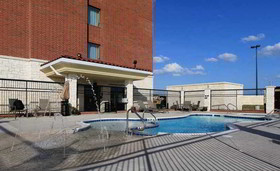 Hampton Inn and Suites Dallas/Lewisville-Vista Ridge Mall