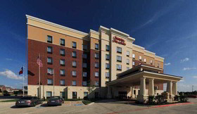 Hampton Inn and Suites Dallas/Lewisville-Vista Ridge Mall