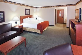 Holiday Inn Express & Suites Dallas Lewisville