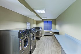 Holiday Inn Express & Suites Dallas Lewisville