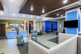 Holiday Inn Express & Suites Dallas Lewisville