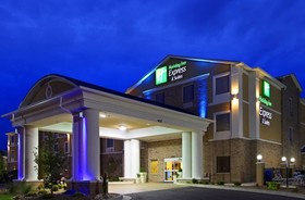 Holiday Inn Express & Suites Lindale