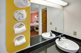 Motel 6 Lindale Tx