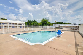 Motel 6 Lindale Tx
