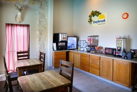 Days Inn & Suites by Wyndham Llano