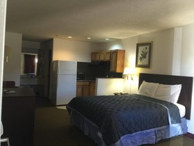 Majestic Inn