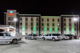 Comfort Suites University