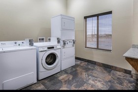 Comfort Suites University