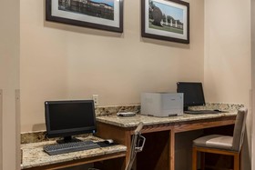 Comfort Suites University