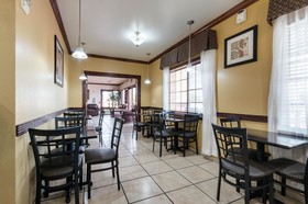 Econo Lodge I-27