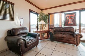 Econo Lodge I-27