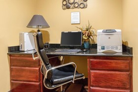 Econo Lodge I-27