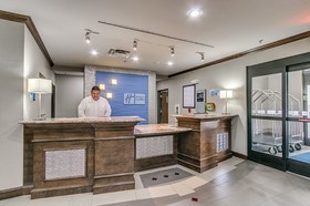 Holiday Inn Express & Suites South