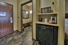 Holiday Inn Express & Suites South