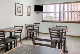 Knights Inn Slaton