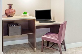 La Quinta Inn & Suites by Wyndham Lubbock West Medical Centr