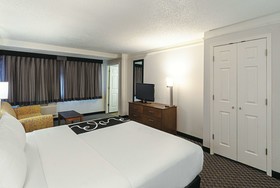 La Quinta Inn & Suites by Wyndham Lubbock West Medical Centr