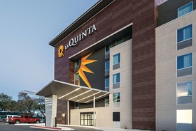 La Quinta Inn & Suites by Wyndham Lubbock West Medical Centr