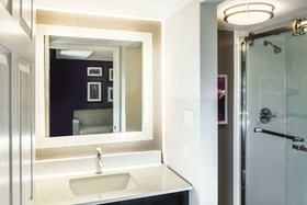 La Quinta Inn & Suites by Wyndham Lubbock West Medical Centr