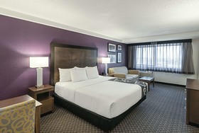 La Quinta Inn & Suites by Wyndham Lubbock West Medical Centr